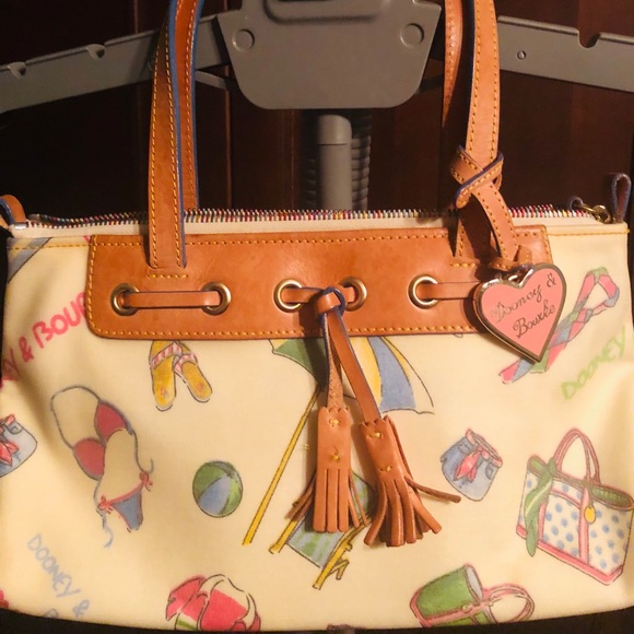 Small Dooney and Bourke Purse - Picture 4 of 6